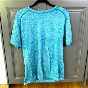 Lululemon Metal Vent Tech T Shirt. Size Large.